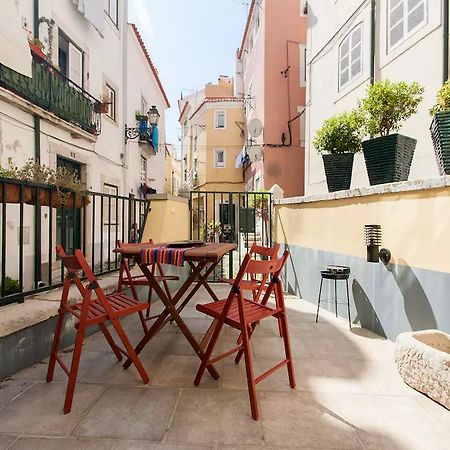Patio Alfama Lägenhet Lisboa Exteriör bild