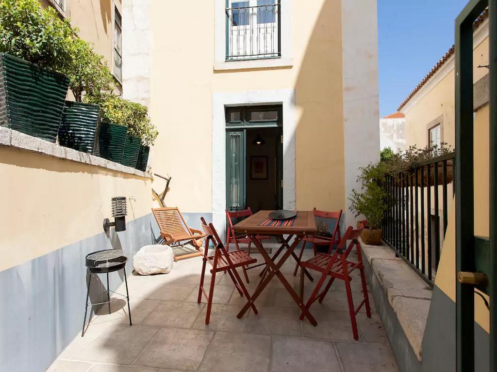 Patio Alfama Lägenhet Lisboa Exteriör bild